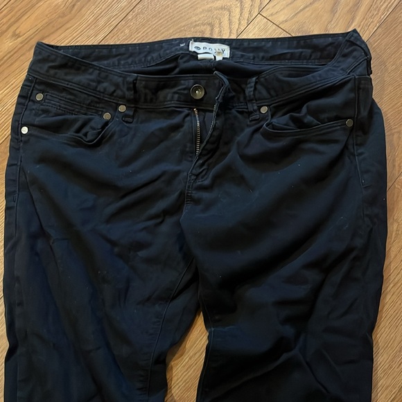 New Roxy pants - Picture 2 of 3